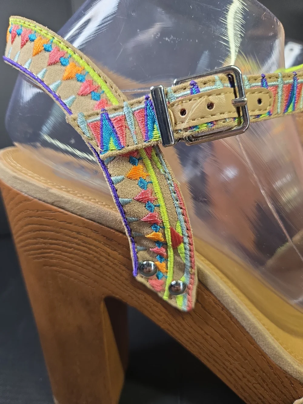 Gianni Bini Platform Sandals | Vibrant Tribal Inspired Embroidered Pattern SZ 11